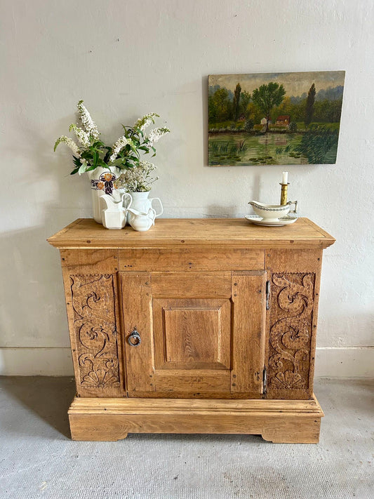 Buffet ancien en chêne sculpté   Patine
