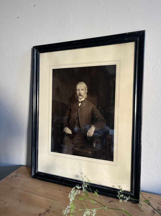 Ancien portrait photographique sous cadre