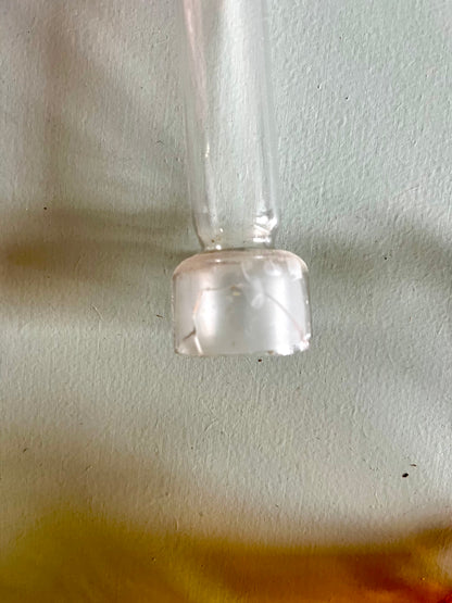 Lampe à huile en verre jaune   Patine
