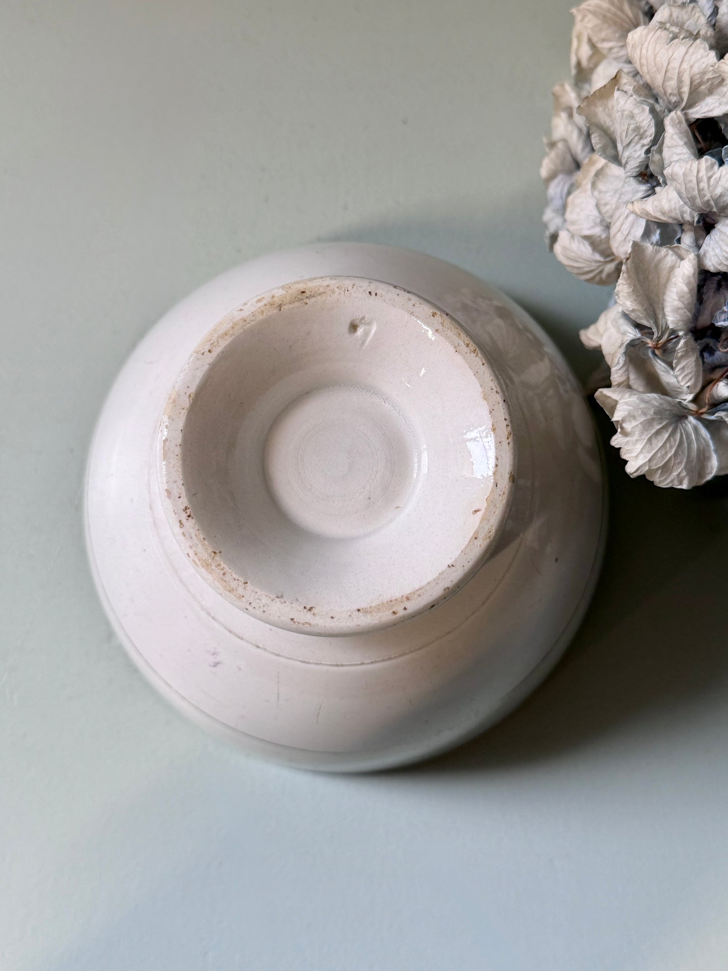 Bol blanc avec liserés couleur or