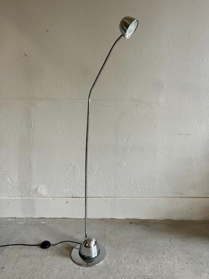 Lampadaire vintage chromé   Patine