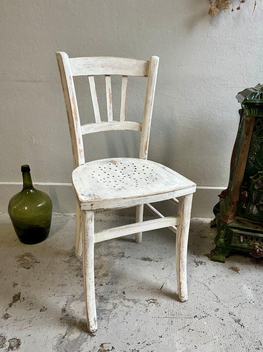 Chaise patinée blanche 2