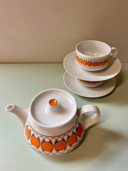 Théière et tasses vintage années 70