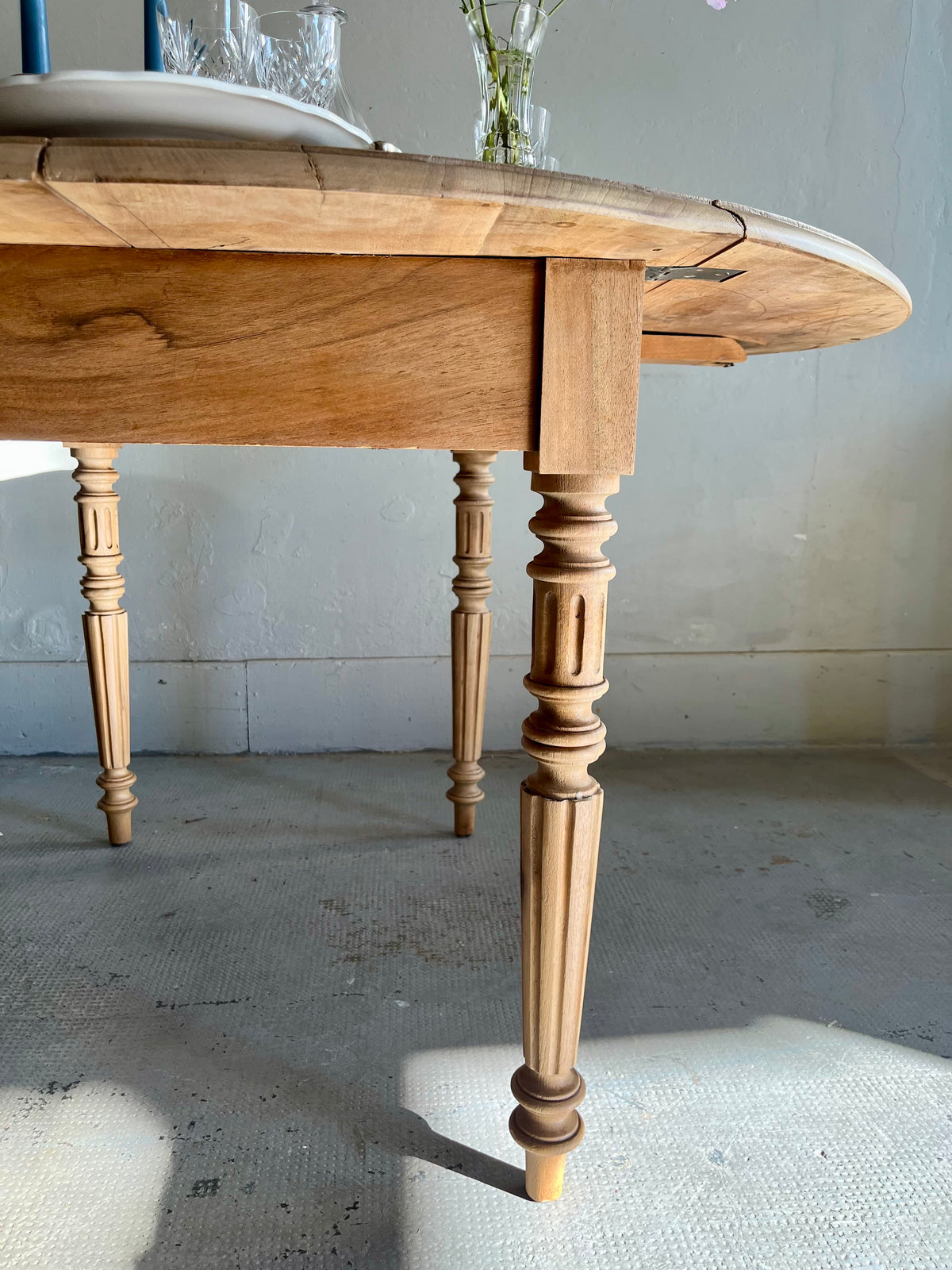 Table ovale à volets en bois  Meubles Patine