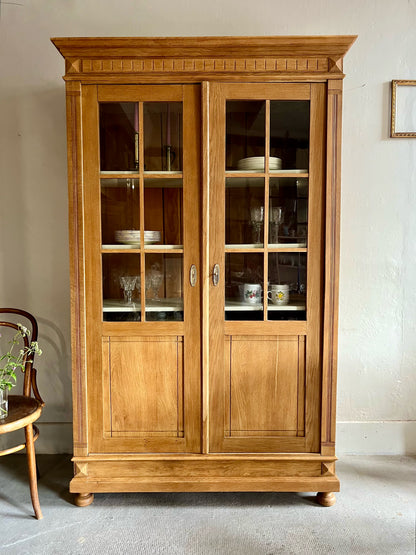 Armoire vitrée ancienne rénovée 2 portes  Meubles Patine