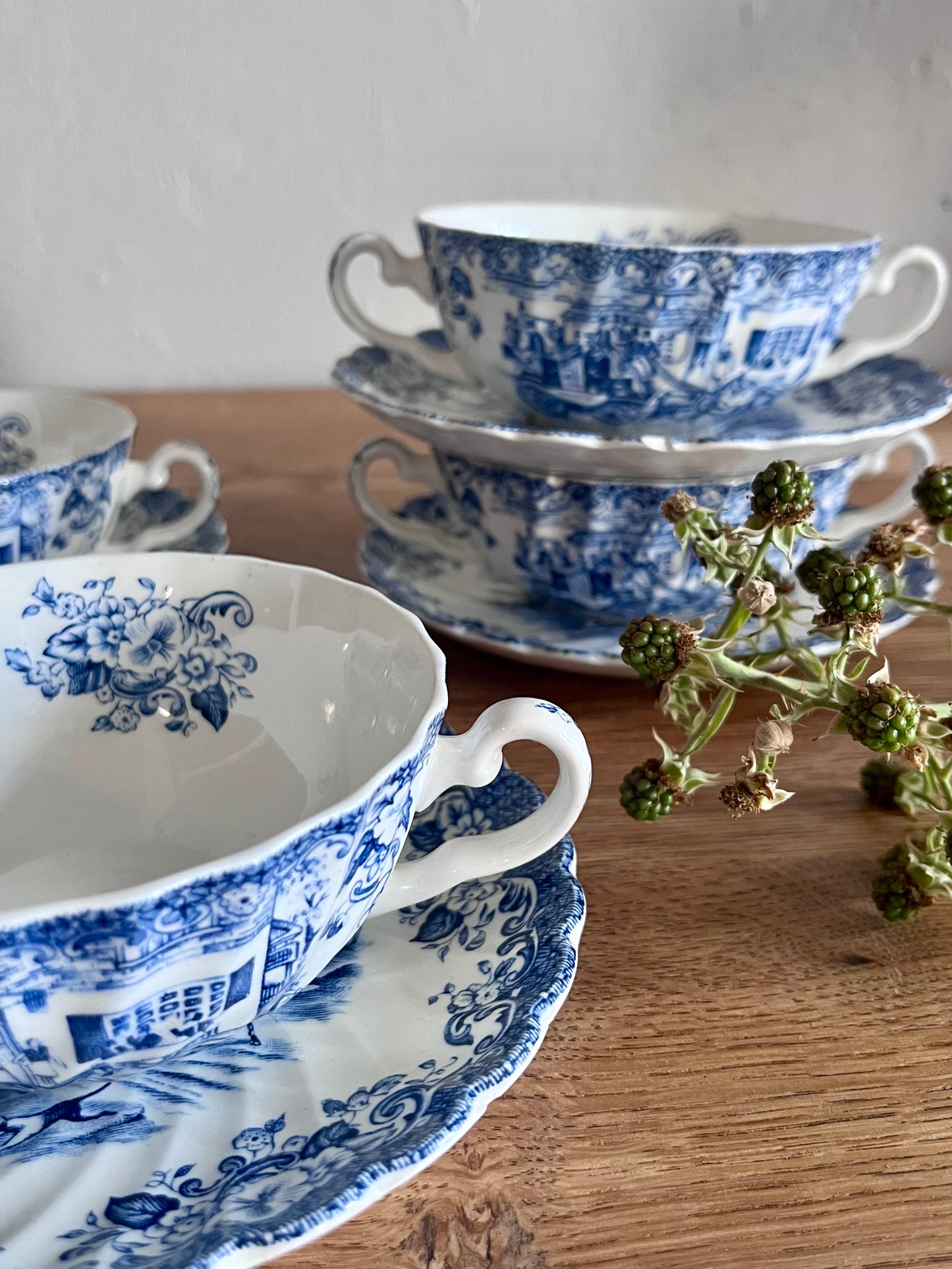 Tasses à thé anglaises avec coupelles- lot de 4  Vaisselle Patine