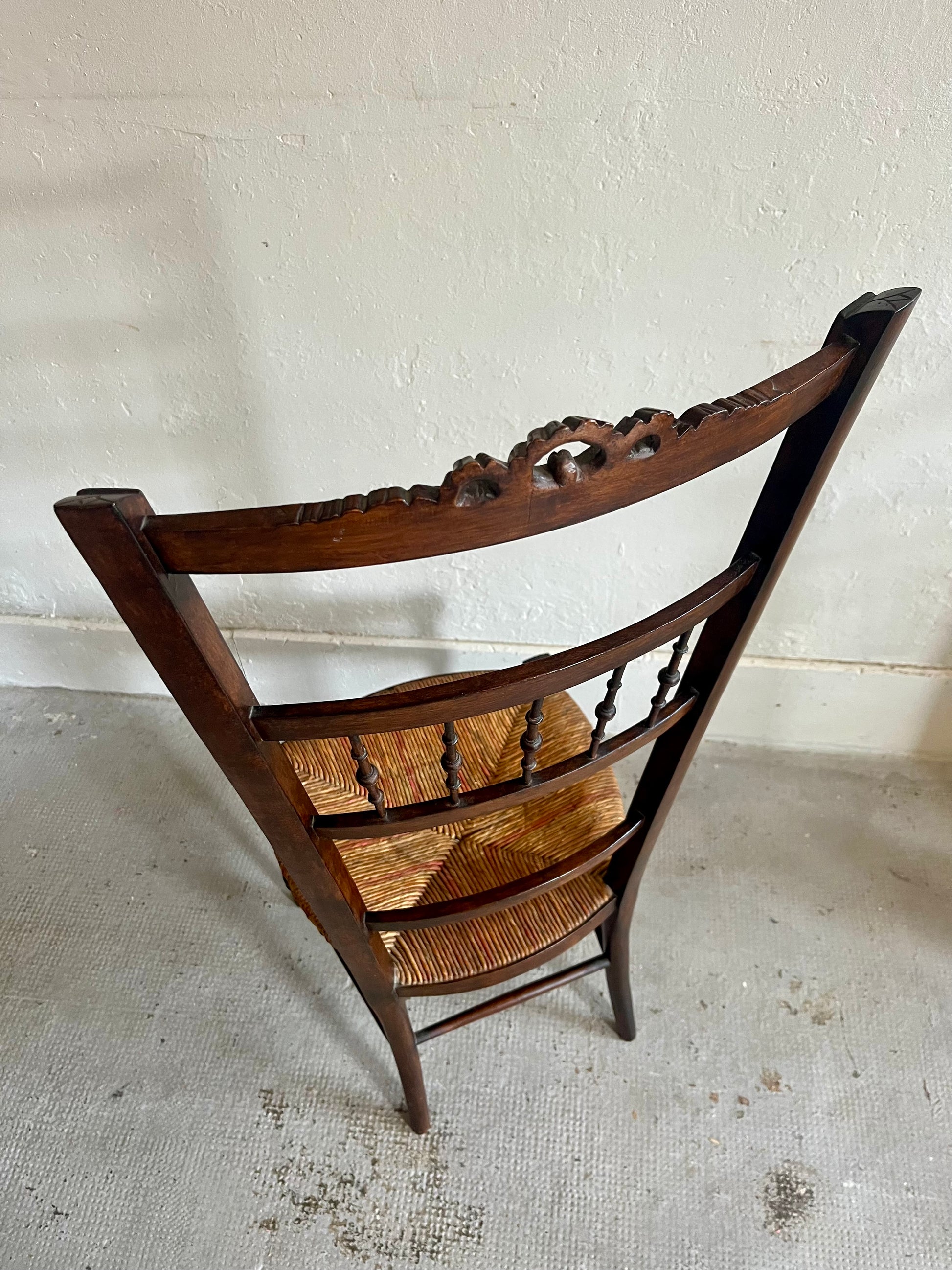 Chaise ancienne Prie Dieu   Patine