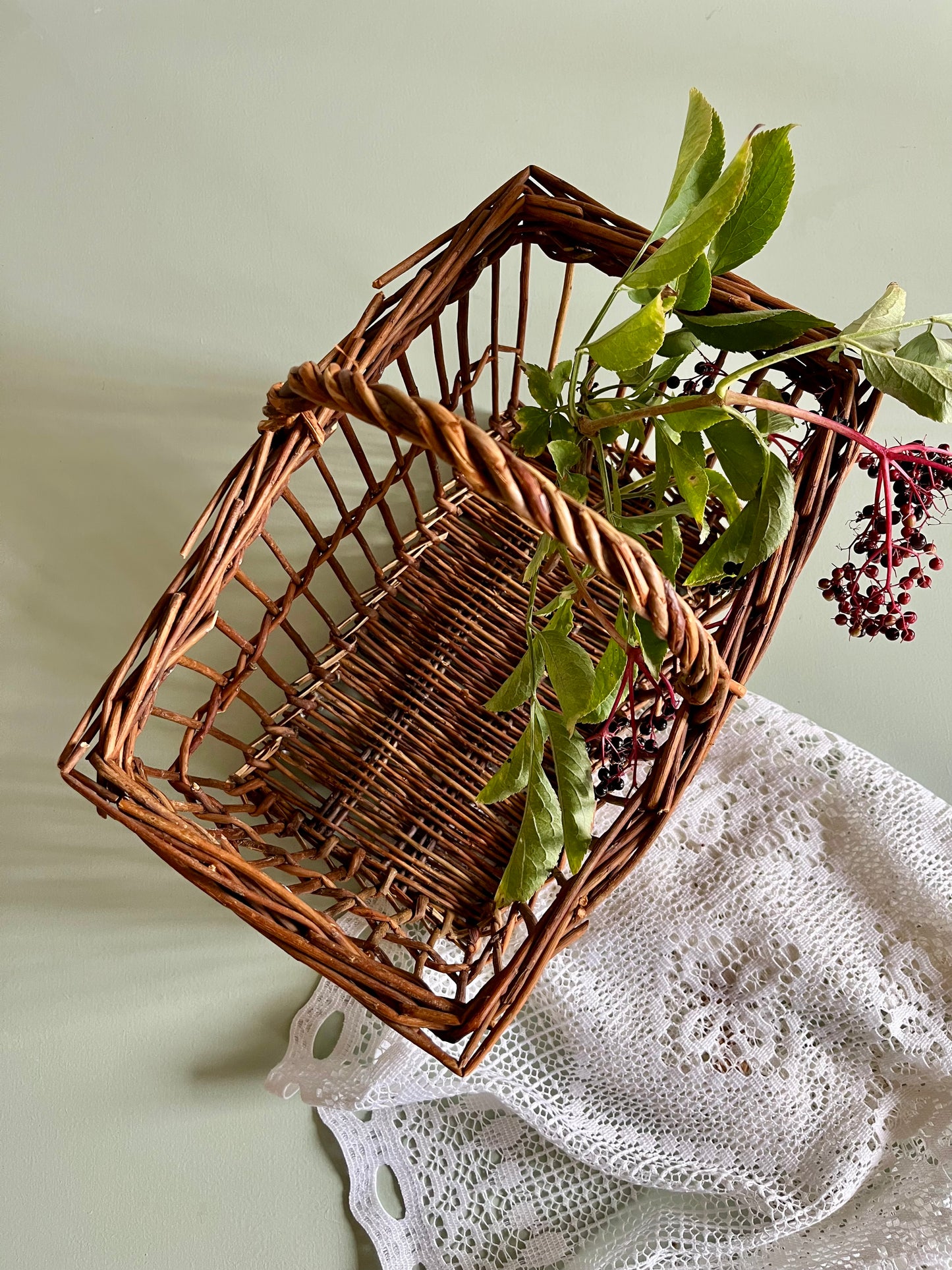 Panier rectangulaire ancien avec anse  Décoration Patine