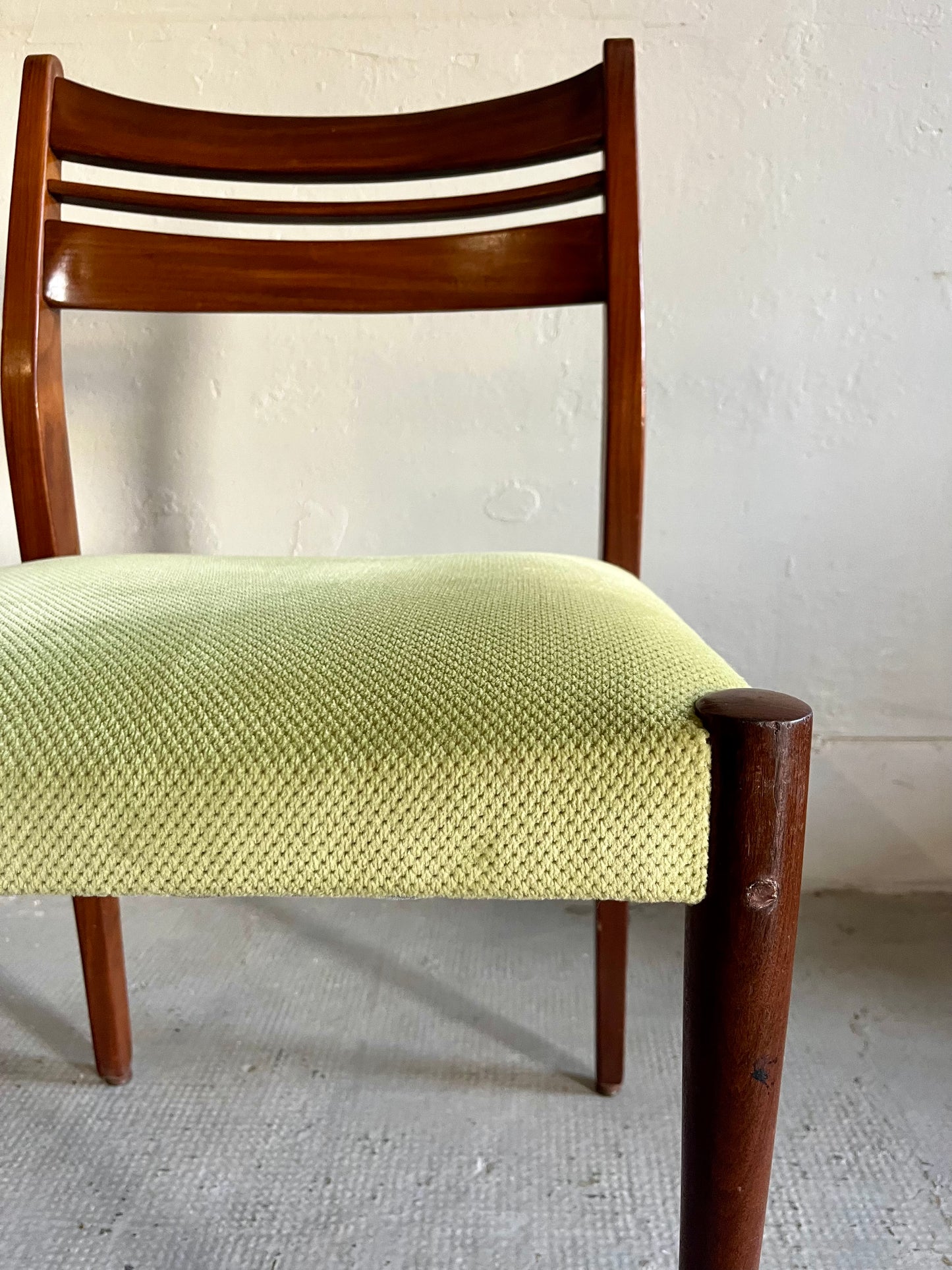Chaises années 60 en teck style scandinave- lot de 3   Patine