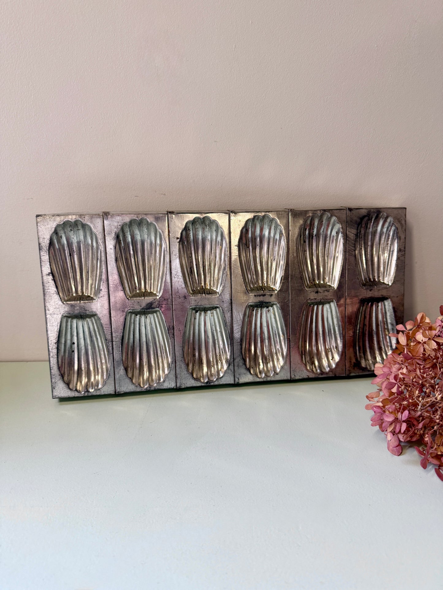 Moule à madeleine métallique de 12 petites pièces