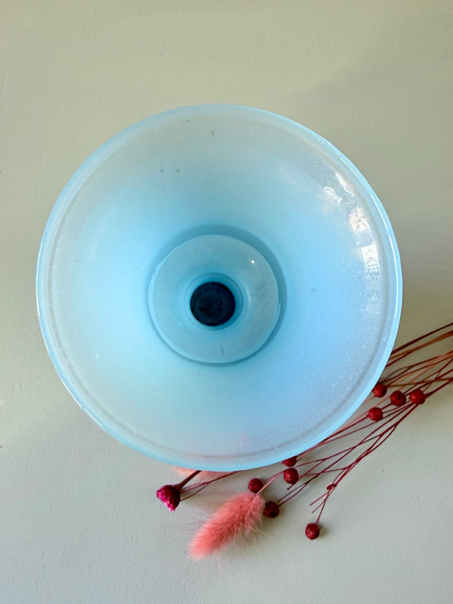 Vase bleu en opaline
