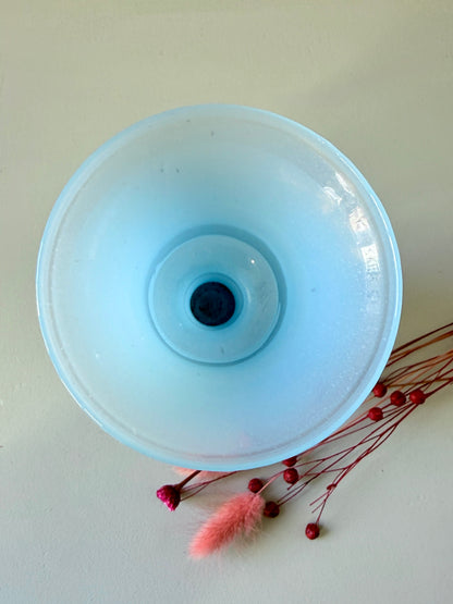 Vase bleu en opaline