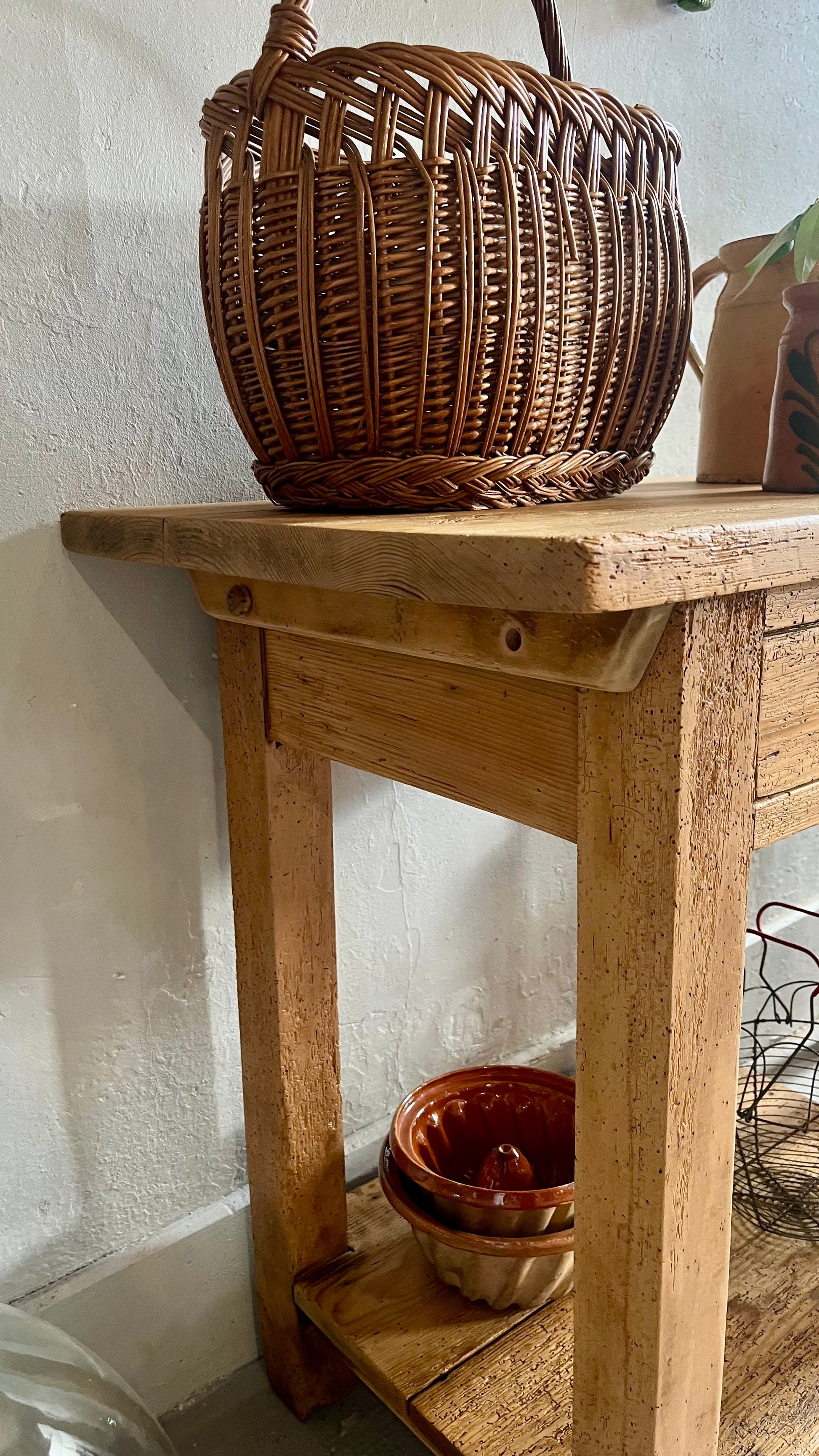 Petit établi ancien avec tiroir   Patine