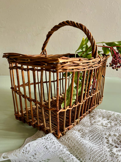 Panier en osier oval ancien avec anse  Décoration Patine