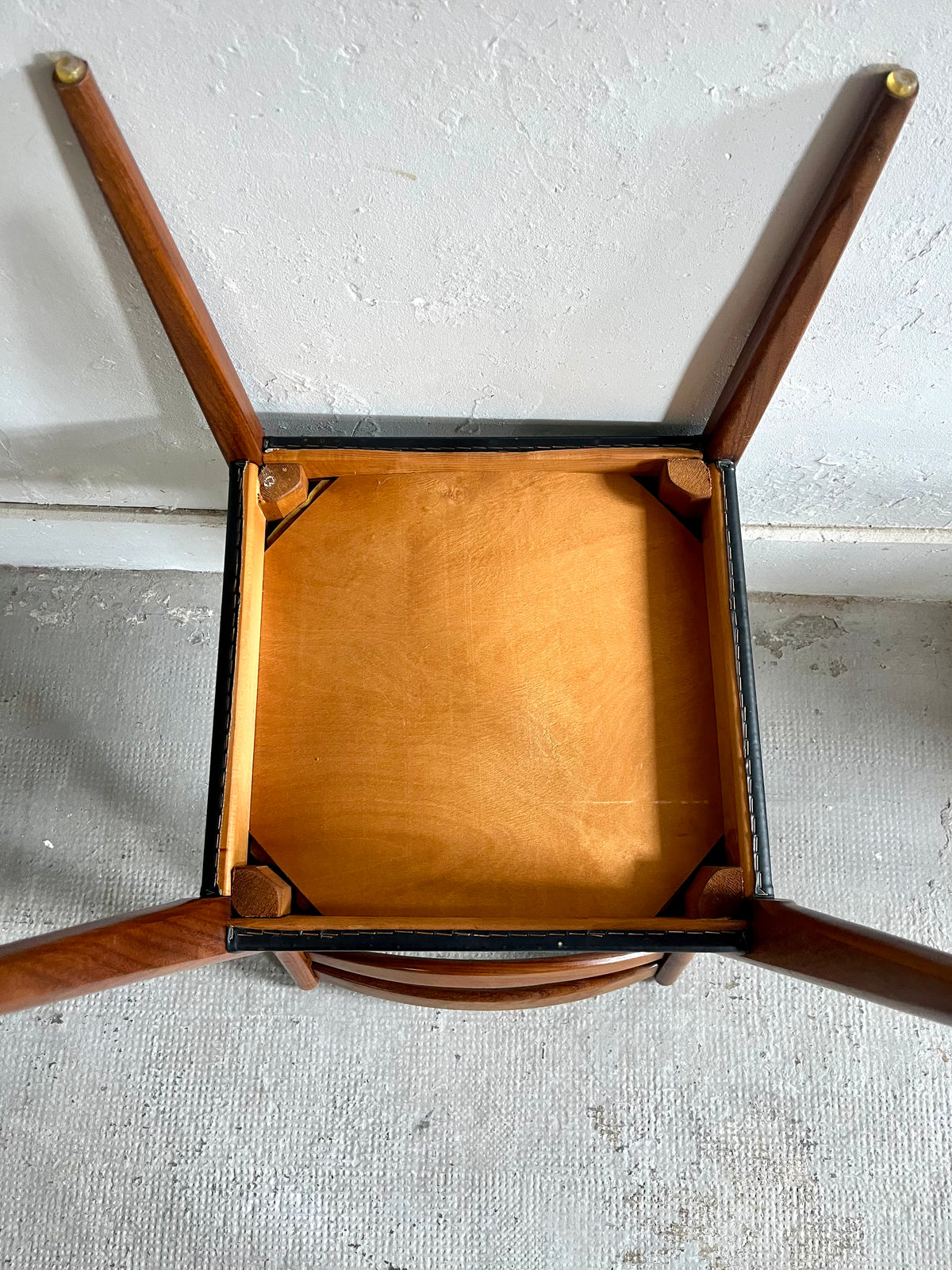 Chaises scandinaves teck et Skaï-lot de 6   Patine
