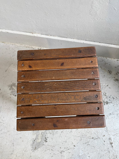 Tabouret en bois ancien