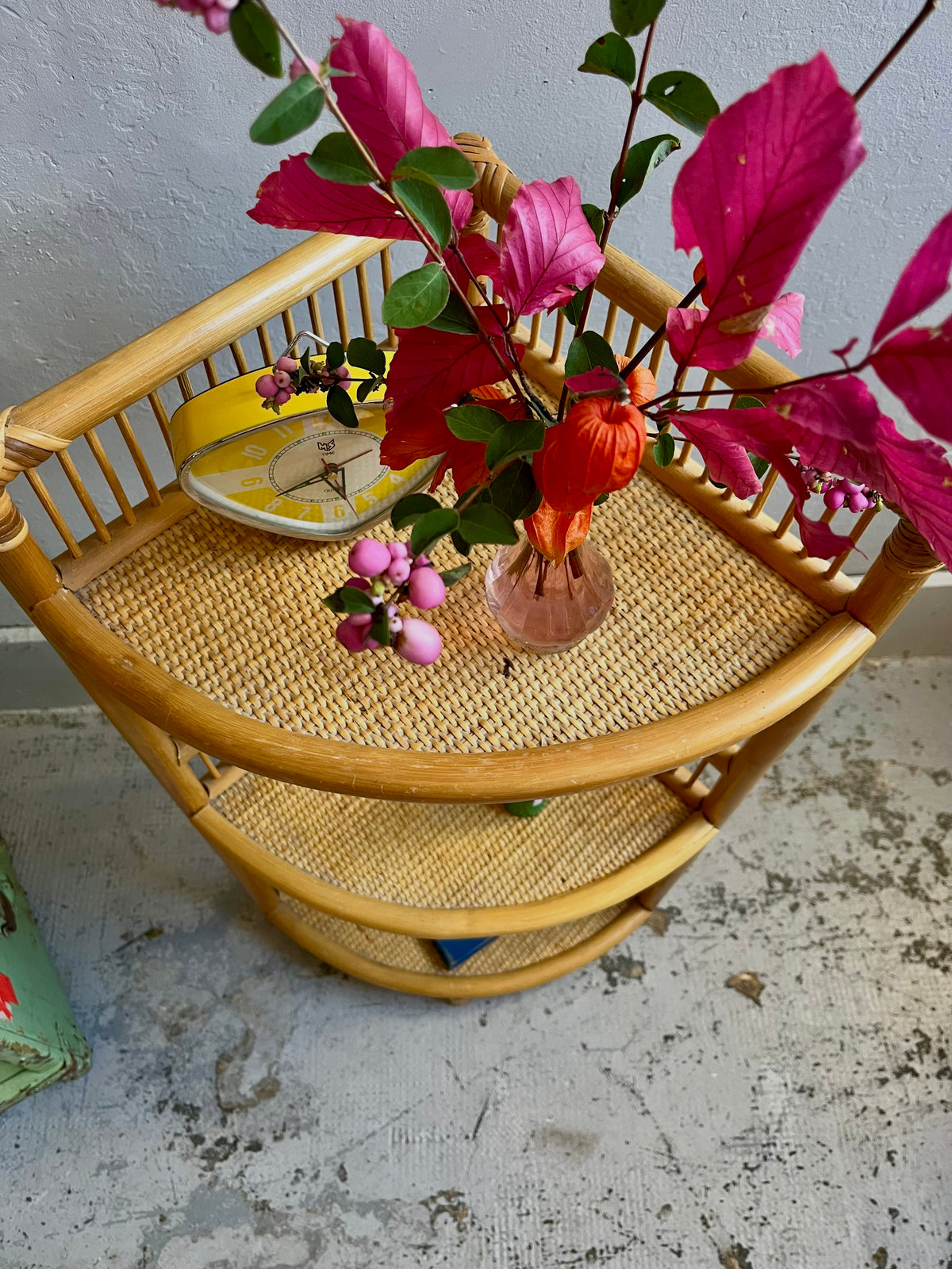 Étagère d’angle vintage en bambou  Meubles Patine
