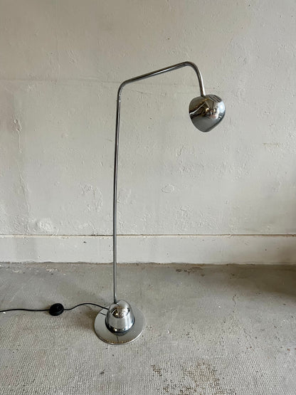 Lampadaire vintage chromé   Patine