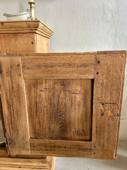 Buffet ancien en chêne sculpté   Patine