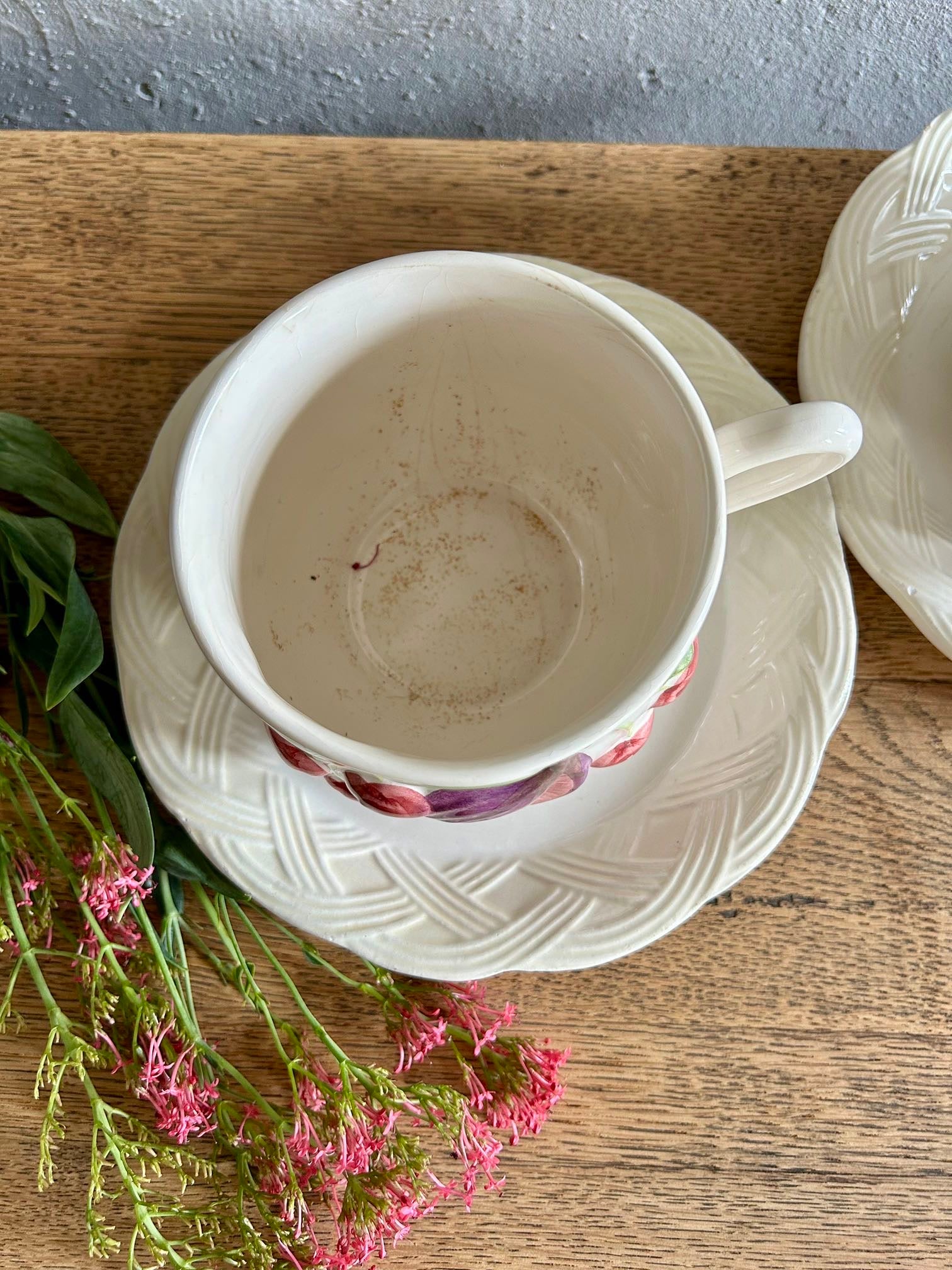 Tasses en barbotine avec coupelle - lot de 2   Patine