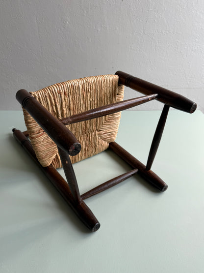 Chaise enfant en bois et paille vintage