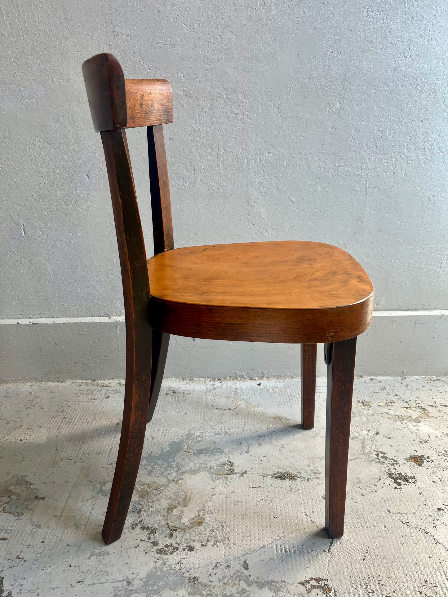 Chaise bistrot ancienne