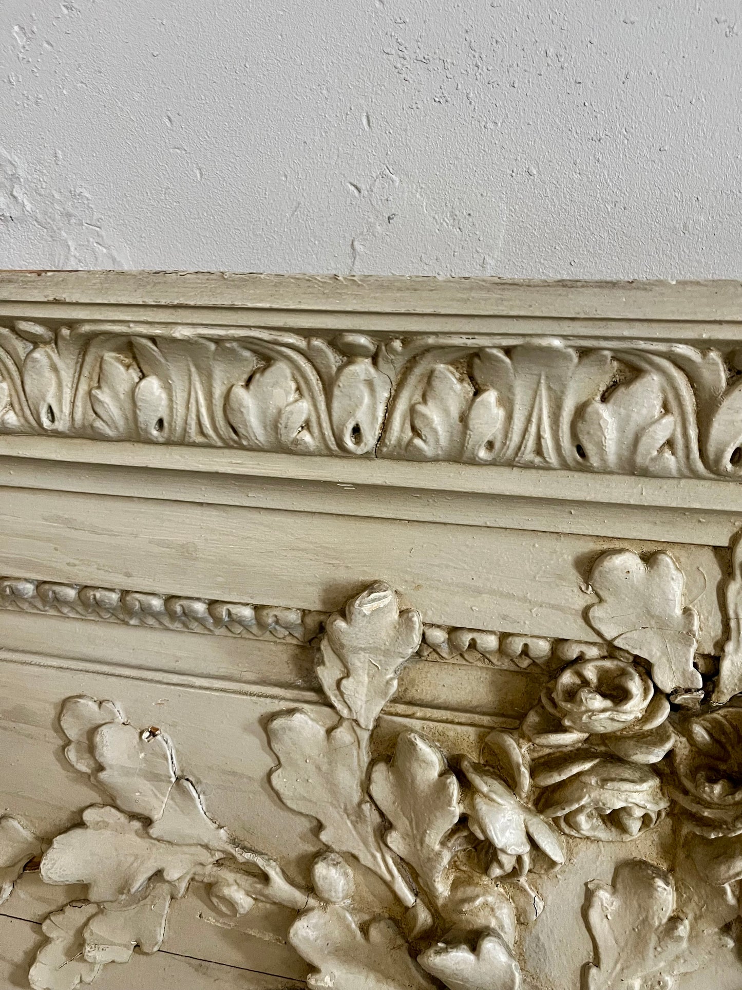 Panneau mural sculpté ancien