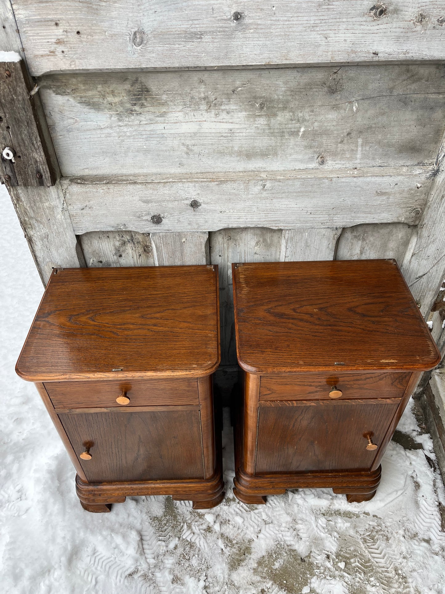 Paire de chevets porte et tiroirs