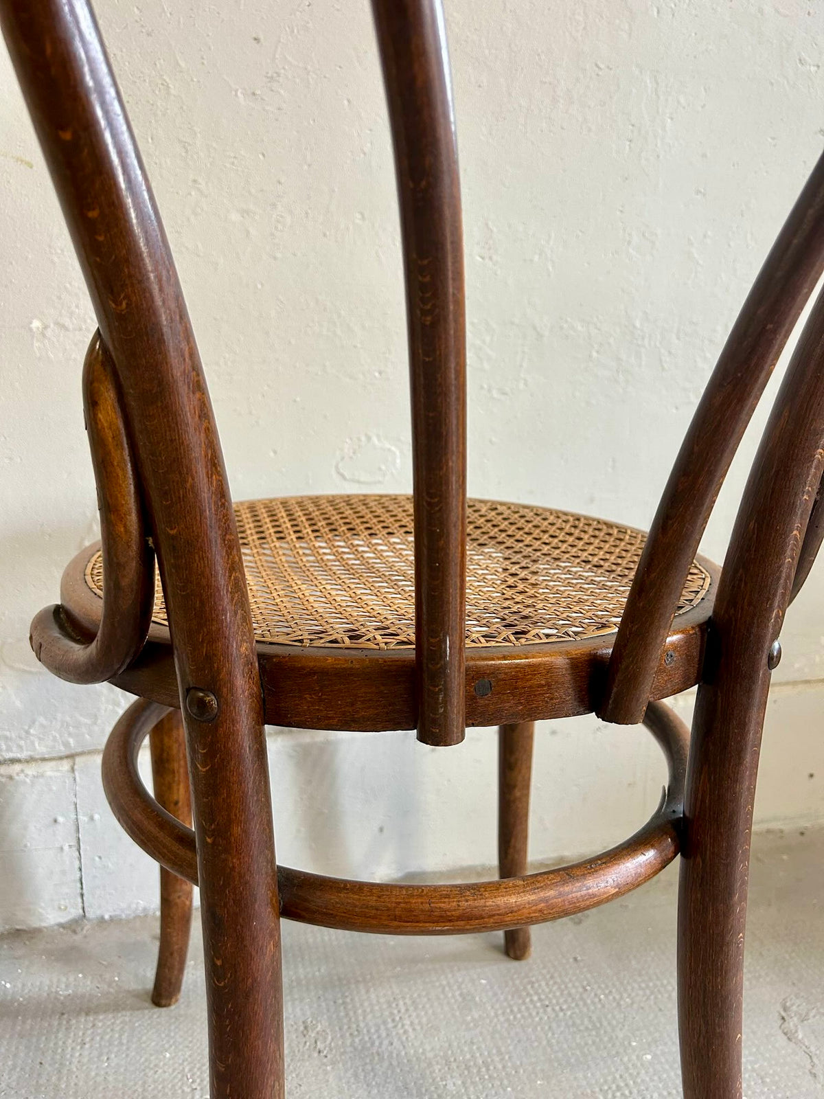 Chaise bistrot assise cannage - type  18 Thonet   Patine