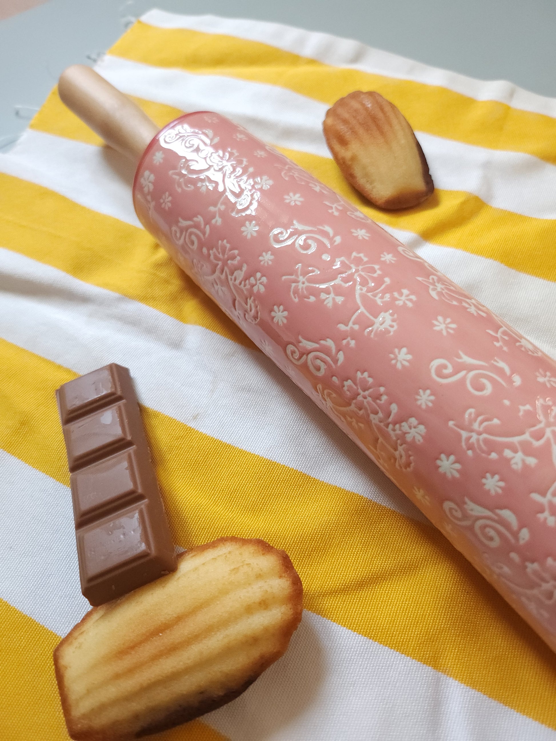 Rouleau à pâtisserie en céramique rose   Patine