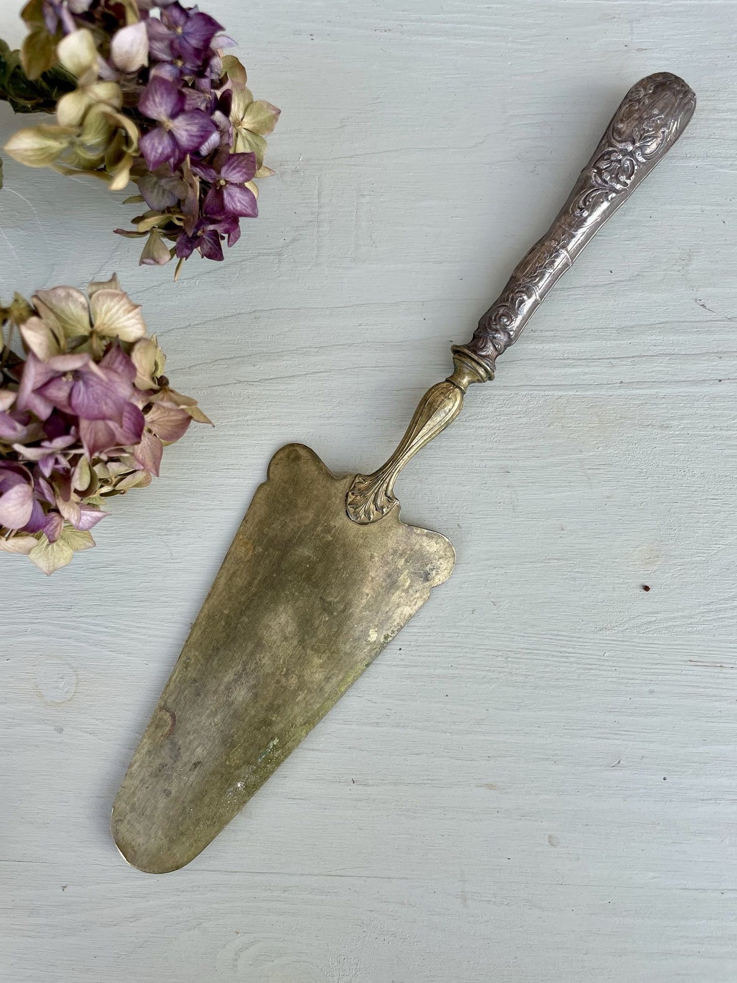 Pelle à tarte gravée