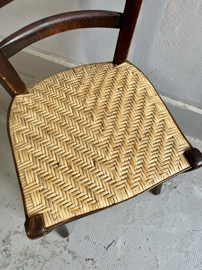 Chaise vintage en bois massif – assise paillée claire