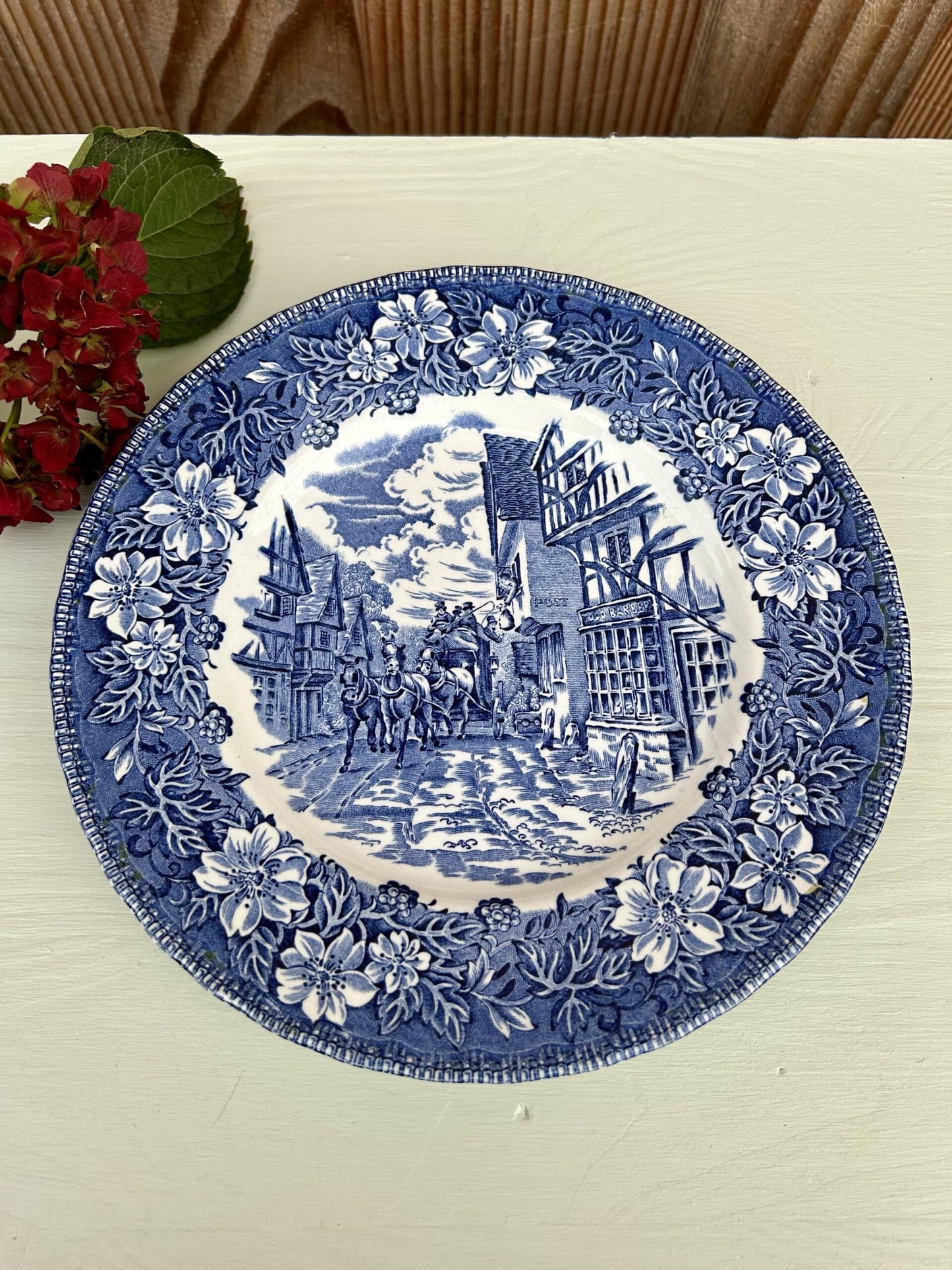 Assiette Coaching Taverns – Royal Tudor Ware