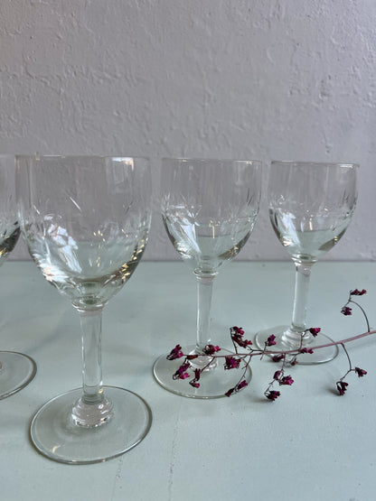 Lot de 5 verres à vin en cristal
