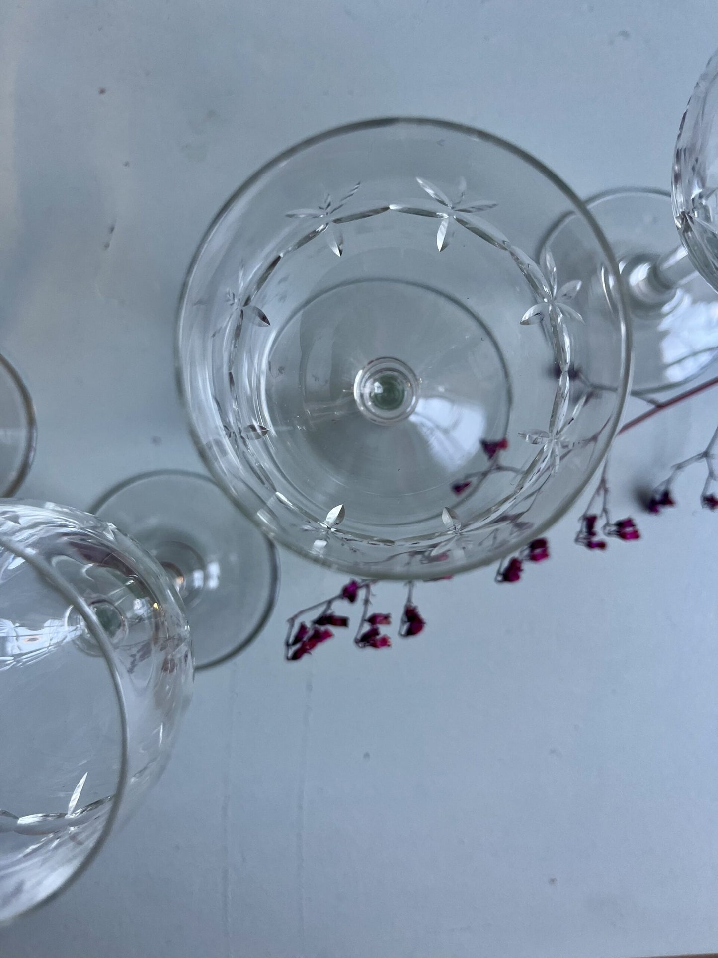 Lot de 5 verres à vin en cristal