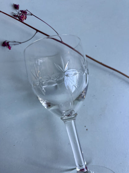 Lot de 5 verres à vin en cristal