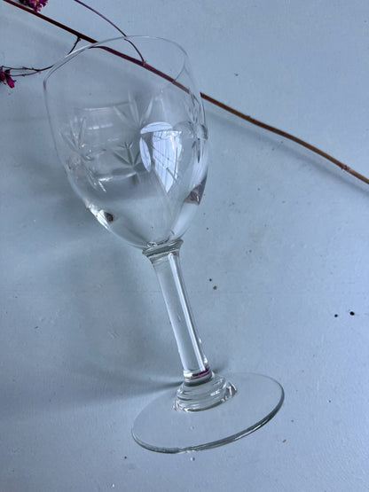 Lot de 5 verres à vin en cristal