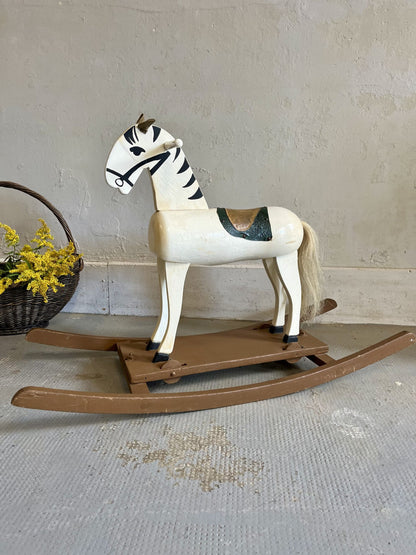 Cheval à bascule vintage