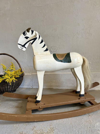 Cheval à bascule vintage