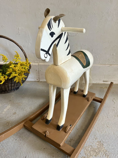 Cheval à bascule vintage