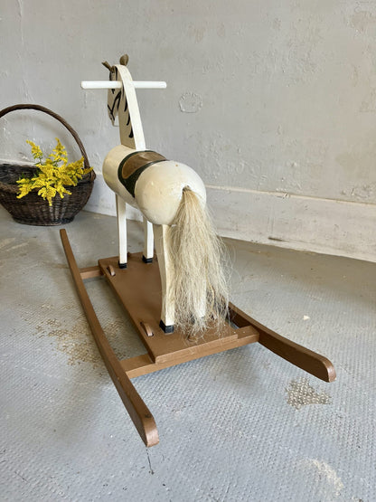Cheval à bascule vintage