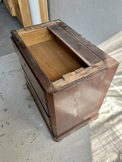 Petite commode sans plateau