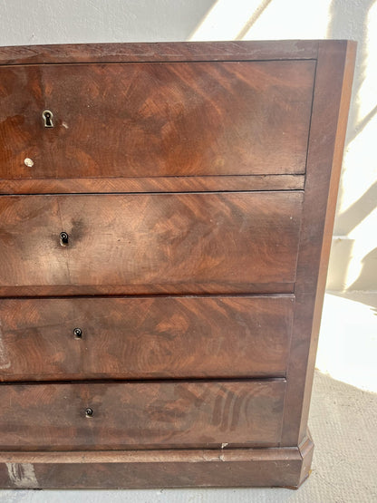 Petite commode sans plateau