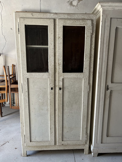 Armoire semi vitrée