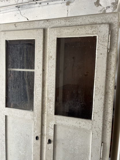 Armoire semi vitrée