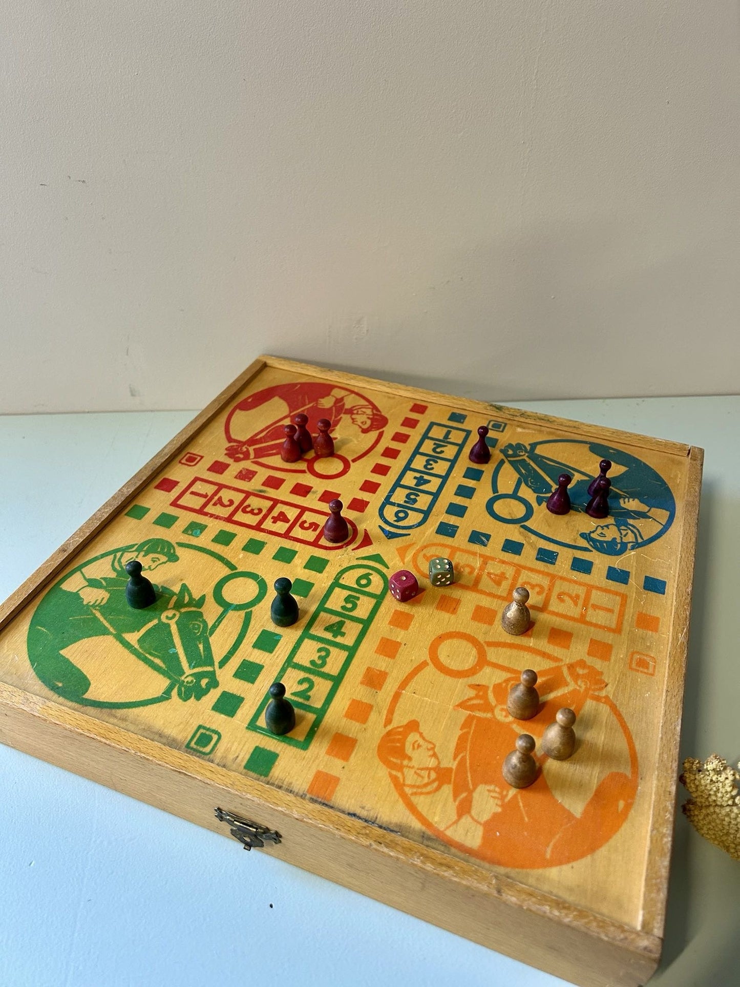 Plateau de jeux vintage en bois