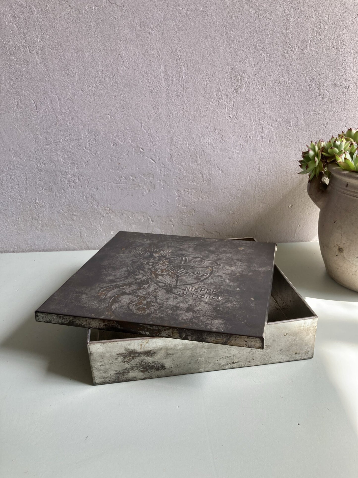 Boite métallique Delacre