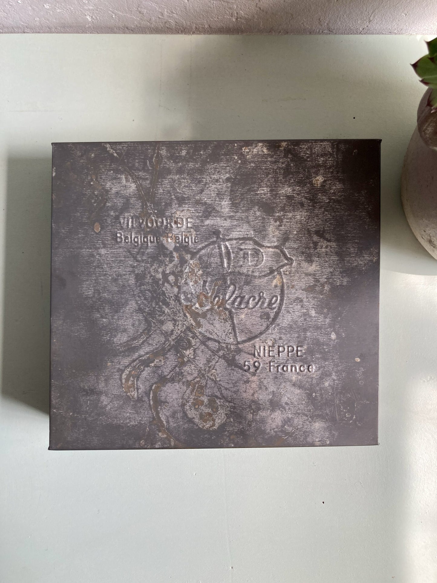 Boite métallique Delacre