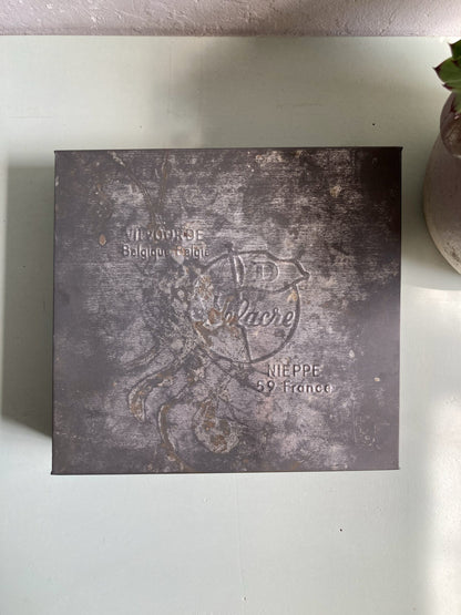 Boite métallique Delacre