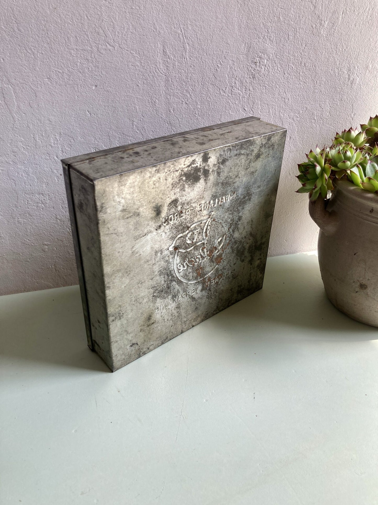 Boite métallique Delacre